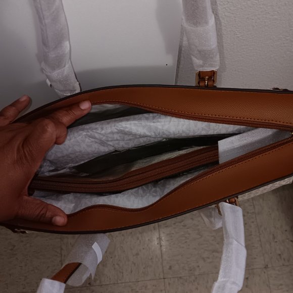 Mk purse